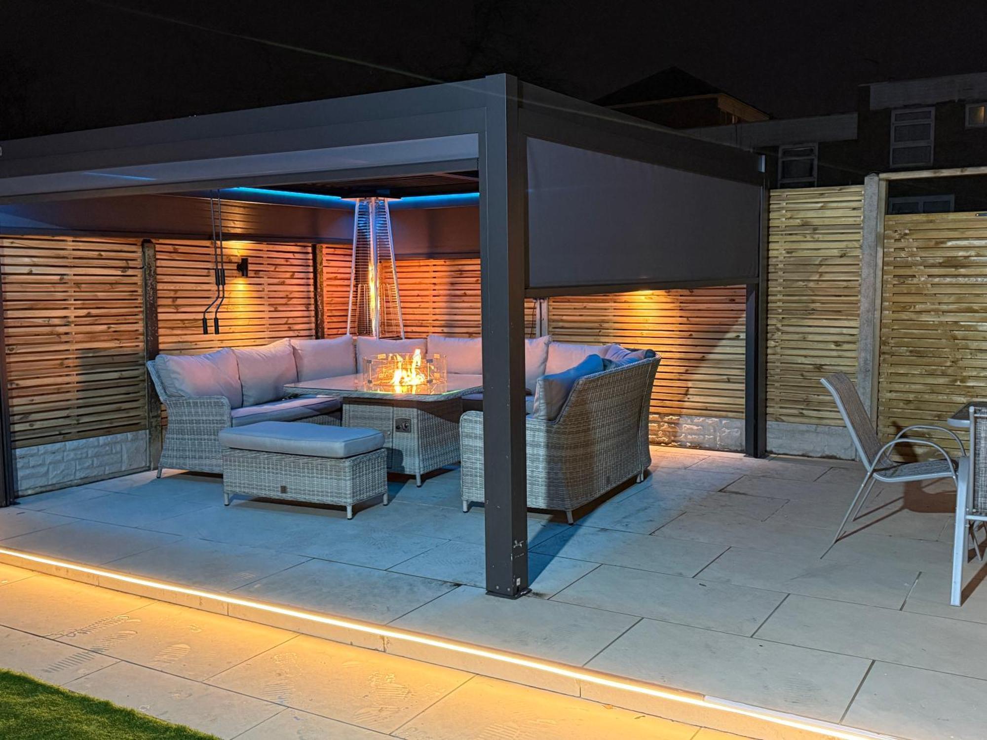 Apartment 5 Bed Town House Within Centre And Sleeps Up To 11 With Sky And Netflix Birmingham