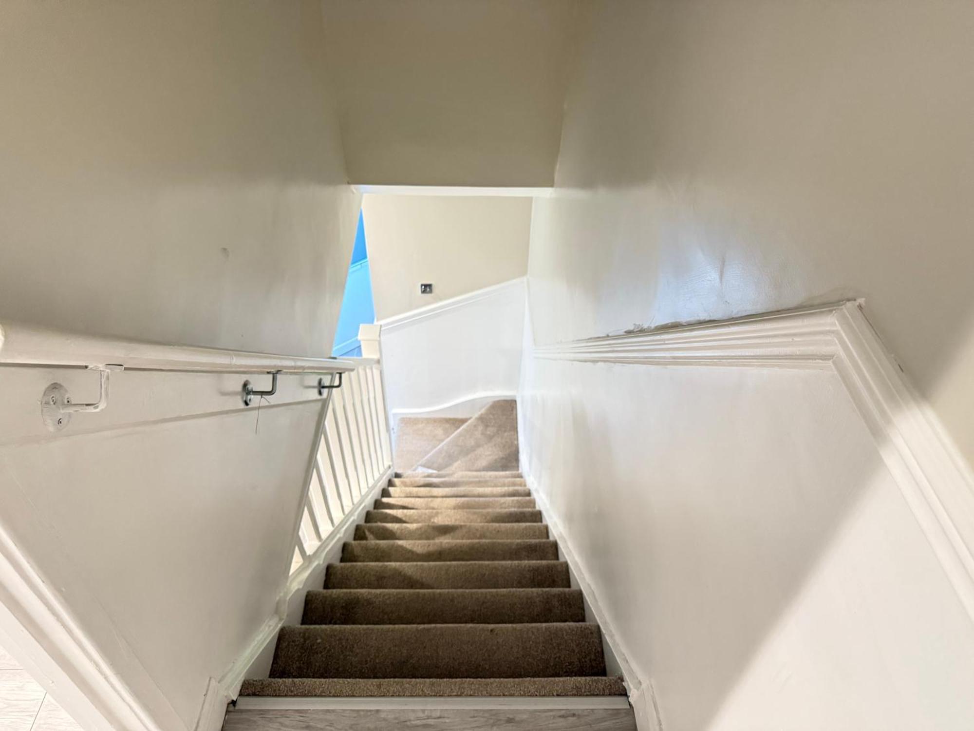 Apartment 5 Bed Town House Within Centre And Sleeps Up To 11 With Sky And Netflix Birmingham
