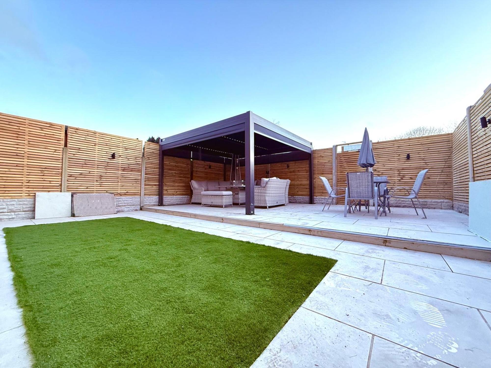 5 Bed Town House Within Centre And Sleeps Up To 11 With Sky And Netflix * Birmingham